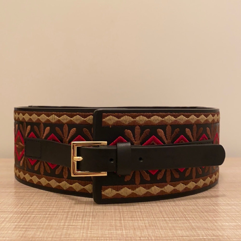 Belt. Good for sizes XS-M.